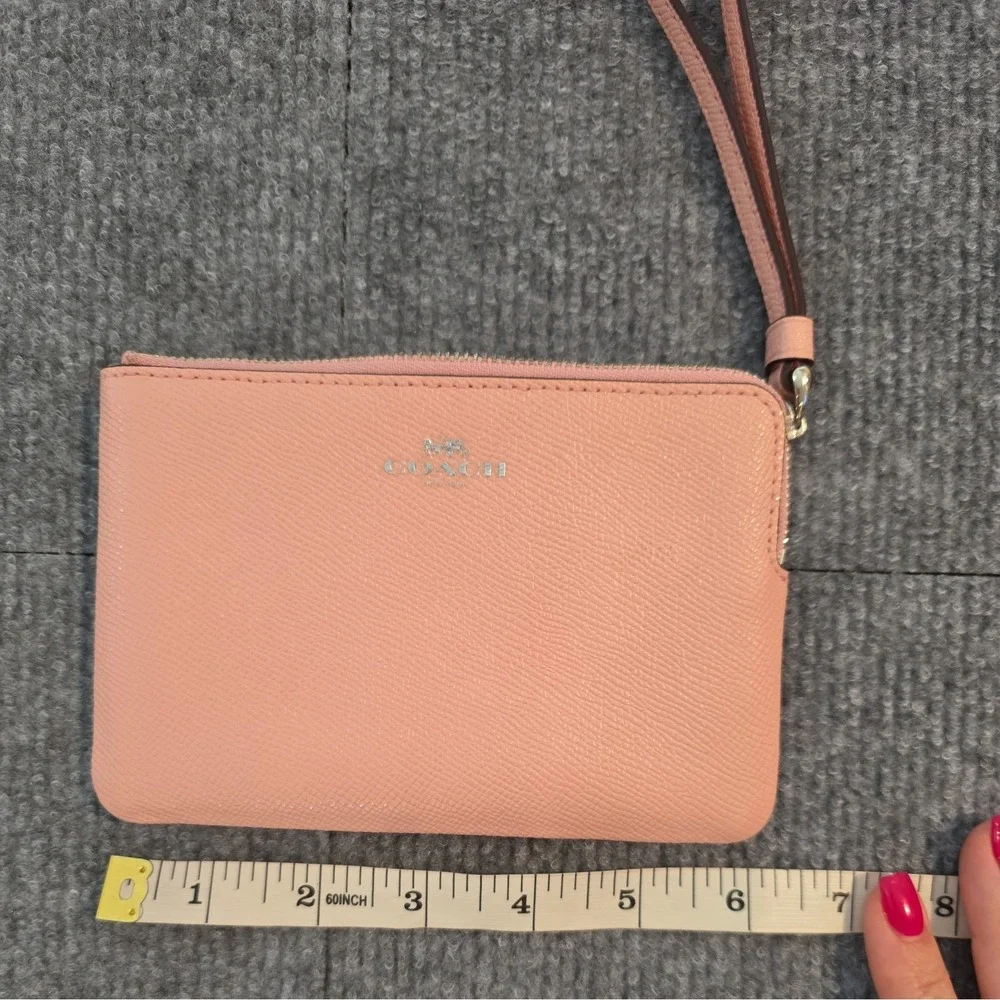 NWOT Coach Corner Zip Wristlet Crossgrain Leather in Light Blush Pink MSRP: $78